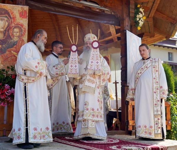 (Video) Adormirea Maicii Domnului, hramul Mănăstirii Paltin Petru-Vodă