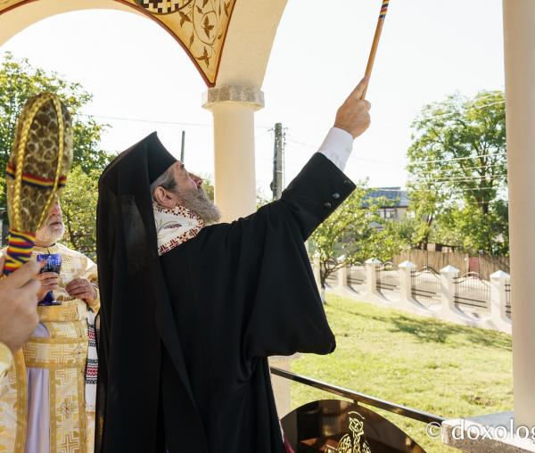 (Video) Bucurie duhovnicească în Parohia Dorobanț, ansamblul parohial a fost sfințit