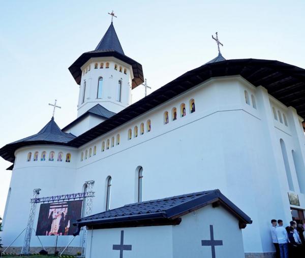 (Video) Biserica „Sfântul Ilie” din Zănești - Neamț a fost târnosită