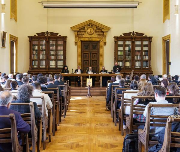 (Video) Facultatea de Teologie din Iași – 35 de ani de misiune și rugăciune