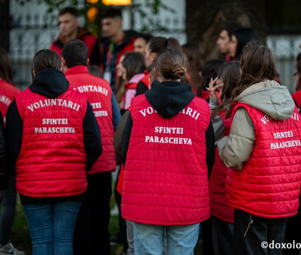(Foto) Voluntarii Sfintei Parascheva – mâini care slujesc, inimi care veghează