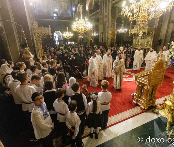 PS Damaschin Dorneanul și pelerinii Sfintei Parascheva – o primă Sfântă Liturghie în prima zi de Hram