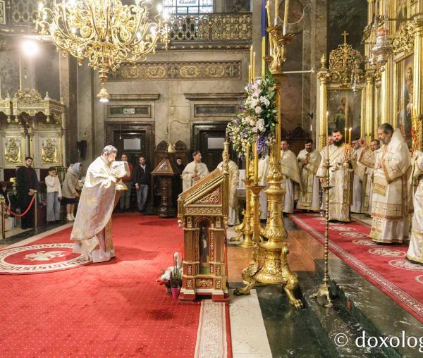 PS Părinte Nichifor Botoșăneanul a slujit Sfânta Liturghie în a doua zi a Hramului Sfintei Parascheva