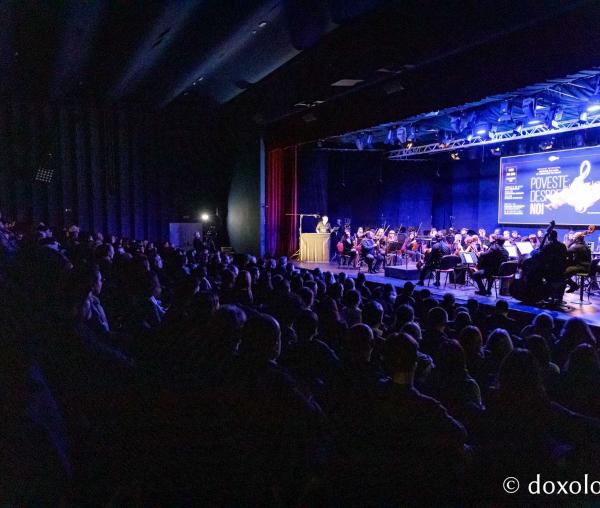 (Video) Muzica și imaginea, într-o „Poveste despre noi” | Finalul Festivalului de Film „Quo Vadis” 2025