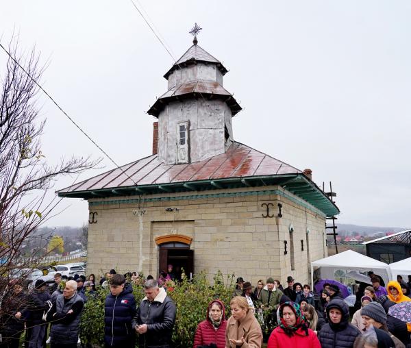(Video) Binecuvântare arhierească la Parohia „Sfântul Ilie” Deleni