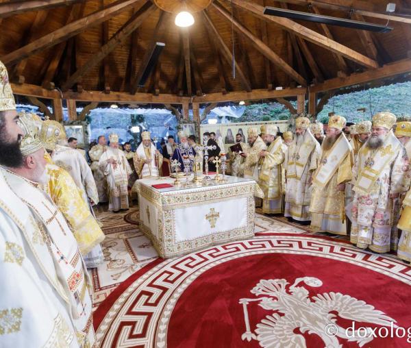 Sfânta Liturghie de la Proclamarea Canonizării Sfântului Cuvios Mărturisitor Arsenie de la Prislop