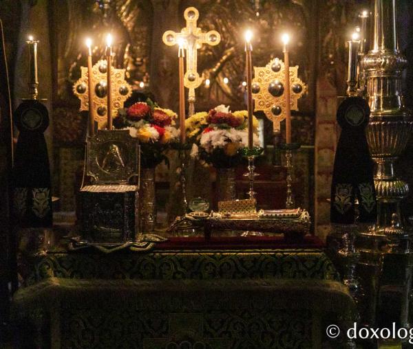 Priveghere la Mănăstirea Vatoped în cinstea Sfântului Cuvios Dionisie de la Colciu(Foto) Priveghere la Mănăstirea Vatoped în cinstea Sfântului Cuvios Dionisie de la Colciu
