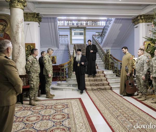 Corul militarilor din Brigada 15 Mecanizată „Podu Înalt” – Colindători la Reședința Mitropolitană 2025