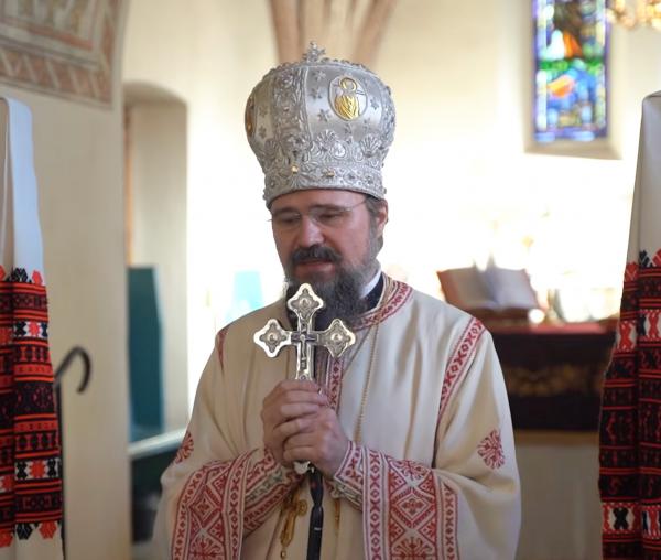 (Video)  PS Macarie: „Cu pumnii strânși de ură sau cu mâinile ridicate spre cer?”