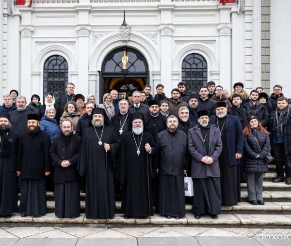 (Video) Sărbătoarea Sfinților Trei Ierarhi la Catedrala Mitropolitană: PS Ignatie și PS Nichifor Botoșăneanul, alături de profesorii și studenții teologi