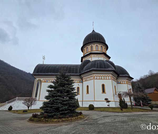 Mănăstirea „Sfinții Arhangheli Mihail, Gavriil și Rafail” Rimetea – Alba