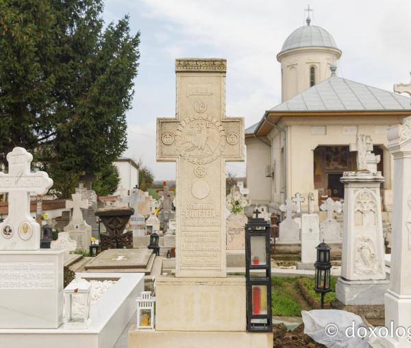 Cenotaful Sfintei Cuvioase Filofteia de la Pasărea