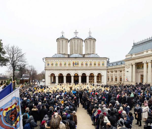 Sfânta Liturghie și proclamarea generală a canonizării celor 16 sfinte femei românce