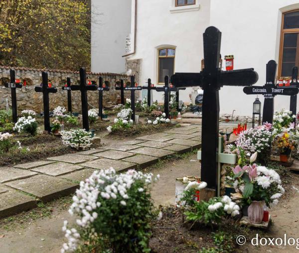 Cimitirul Mănăstirii Tismana
