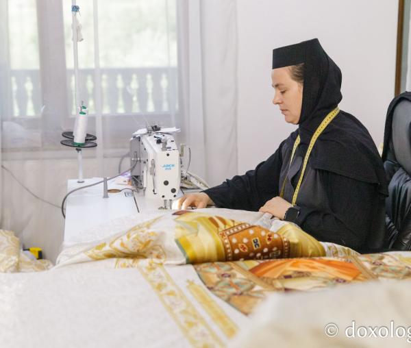 Povestea primului veșmânt al Sfântului Serafim cel Răbdător de la Sâmbăta de Sus