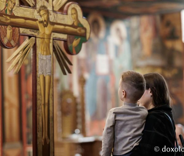 (Foto) Denia celor 12 Evanghelii la Biserica „Adormirea Maicii Domnului” - Galata