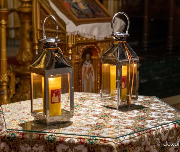 De la Ierusalim la Iași: Sfânta Lumină, primită la Catedrala Mitropolitană