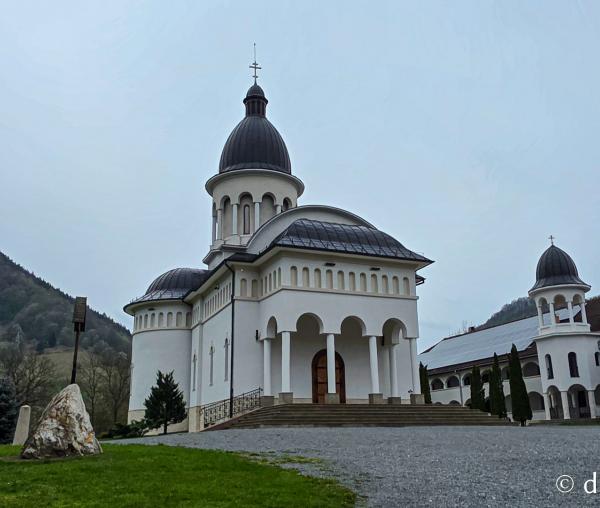 Mănăstirea „Martirii Neamului” Muncel