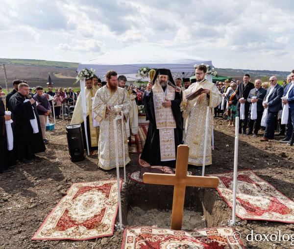 A fost pusă piatra de temelie pentru biserica din localitatea Alexești – Ipatele
