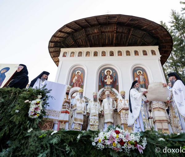 (Foto) Proclamarea locală a canonizării Sfintei Cuvioase Mavra de pe Ceahlău