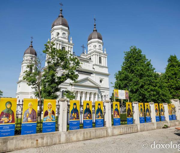 Expoziția Sfintele femei românce ale Centenarului Patriarhiei Române