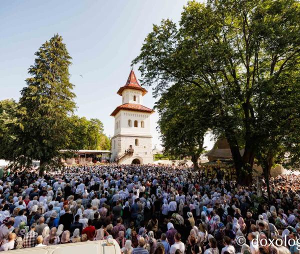 Liturghie arhierească la prăznuirea Sfântului Ioan cel Nou