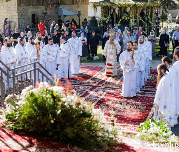 Liturghie arhierească săvârșită de PS Andrei al Covasnei și Harghitei la Suceava