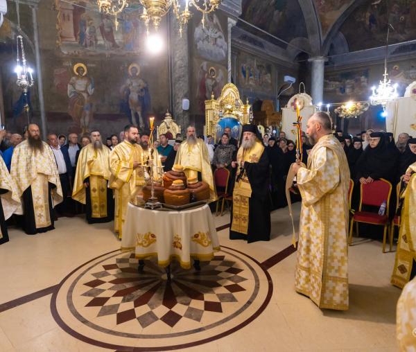 Priveghere la Mănăstirea Pasărea în ajunul canonizării locale a Sfintelor Cuvioase Elisabeta și Filofteia