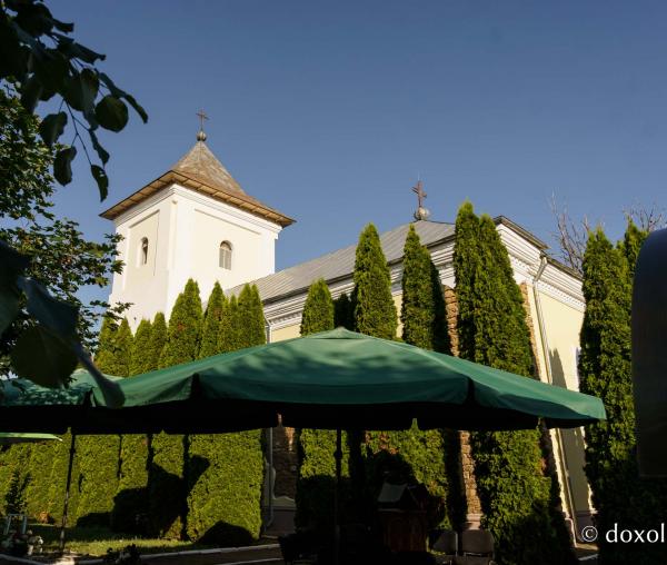 (Video) Biserica din Popești, veche de peste 260 de ani, a fost resfințită