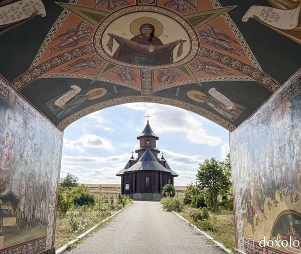 Schitul „Pogorârea Sfântului Duh" – Drăgești, Vaslui