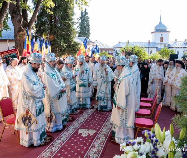 Proclamarea locală a canonizării Sfintelor Cuvioase Nazaria, Olimpiada și Elisabeta (Safta) Brâncoveanu la Mănăstirea Văratec