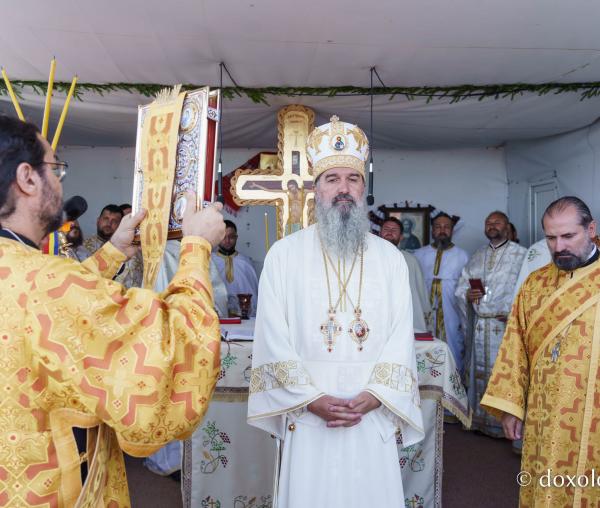 (Video) Schimbarea la Față pe Muntele Ceahlău: pelerini din întreaga țară la Sfânta Liturghie