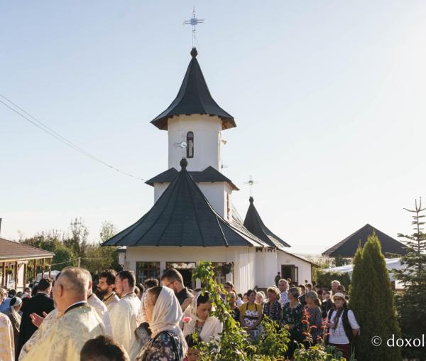 (Video) PS Nichifor Botoșăneanul a sfințit biserica Parohiei Podolenii de Sus – Iași