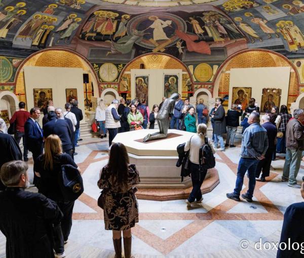 (Video) „Rugăciunea” lui Constantin Brâncuși, în centrul unei expoziții dedicate sacrului, la Muzeul Mitropolitan din Iași