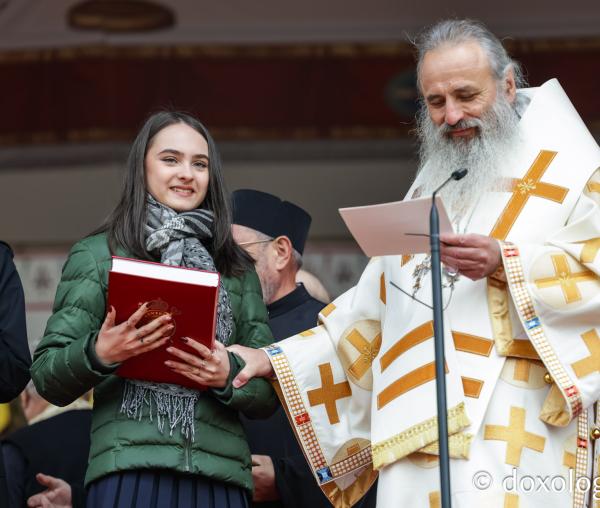 10 de 10 – bursieri premiați la Hramul Sfintei Parascheva