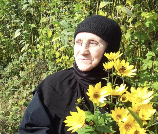 (Audio) Maica Siluana Vlad: „Tehnici de trezire. Eliberarea de reacții. Păcatul ca durere. Performanță sau îndumnezeire?”