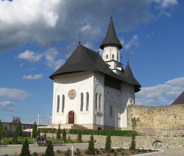 Biserica nouă a Mănăstirii Hadâmbu