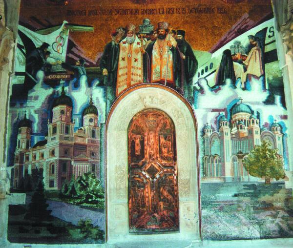 Fotografie - Mozaic Biserica „Sfântul Gheorghe” din Iași (Vechea Mitropolie)

	Mozaicul bizantin a fost realizat în pridvorul deschis al bisericii, de echipa meșterului Virgil Moraru, între anii 1999-2000, și reprezintă evenimentul aducerii moaștelor Sfântului Apostol Andrei la Iași, în octombrie 1996.