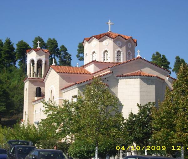 Fotografie - Biserica Sfântul Ioan Rusul, Prokopion (insula Evia - Grecia)

	Biserica adăpostește, din anul 1951, moaștele Sfântului Ioan Rusul.