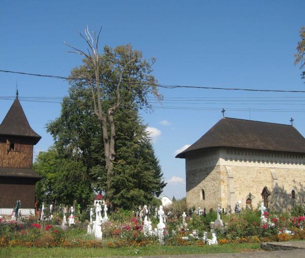 Biserica „Înălțarea Sfintei Cruci” din Volovăț