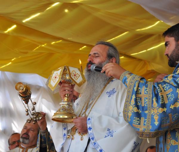 Sfințirea bisericii „Sfinții Împărați” din Dorohoi