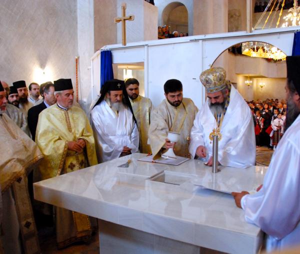 Sfințire Biserica Galata (2007)