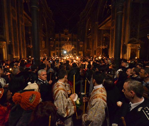 Slujba Învierii la Catedrala mitropolitană din Iaşi (foto)