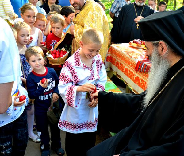 IPS Teofan, vizite pastorale în parohii botoşănene (14 fotografii)