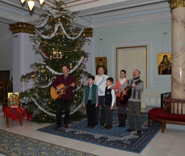 Colindători la Reşedinţa Mitropolitană - Familia Rusu