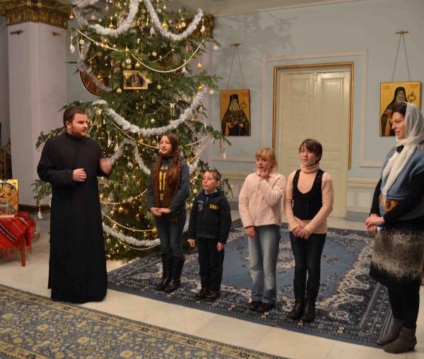 Colindători la Reşedinţa Mitropolitană - Școala primară Doroşcani