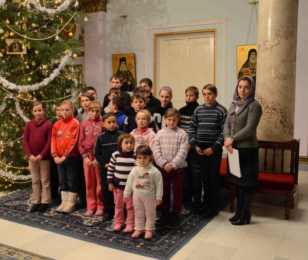 Colindători la Reşedinţa Mitropolitană - Parohia Buruieneşti, Iaşi