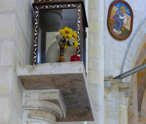 Vasul femeii samarinence, păstrat în mănăstirea din Nablus (Samaria, Israel)