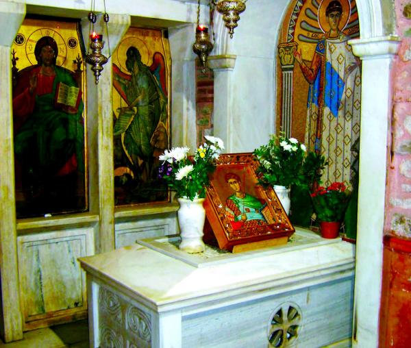 Mormântul Sfântului Mucenic Dimitrie Izvorâtorul de mir