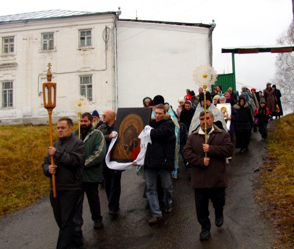 Procesiune cu Icoana Maicii Domnului din Kazan